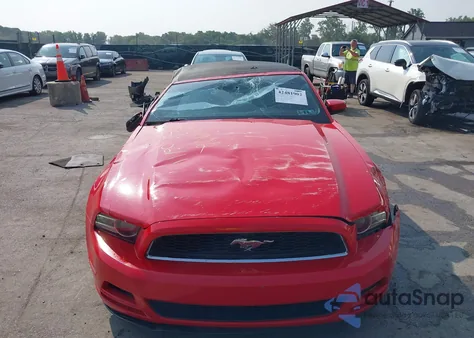2014 Ford Mustang z USA, uszkodzony, nr VIN 1ZVBP8EM5E5311820